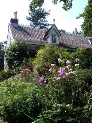 Front Garden Perennial Border, Alice Austen House Front Garden Perennial Border, Alice Austen House