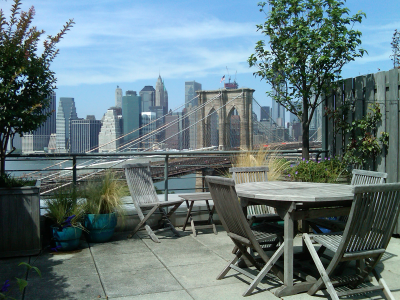 Dining area flanked by trees Dining area flanked by trees
